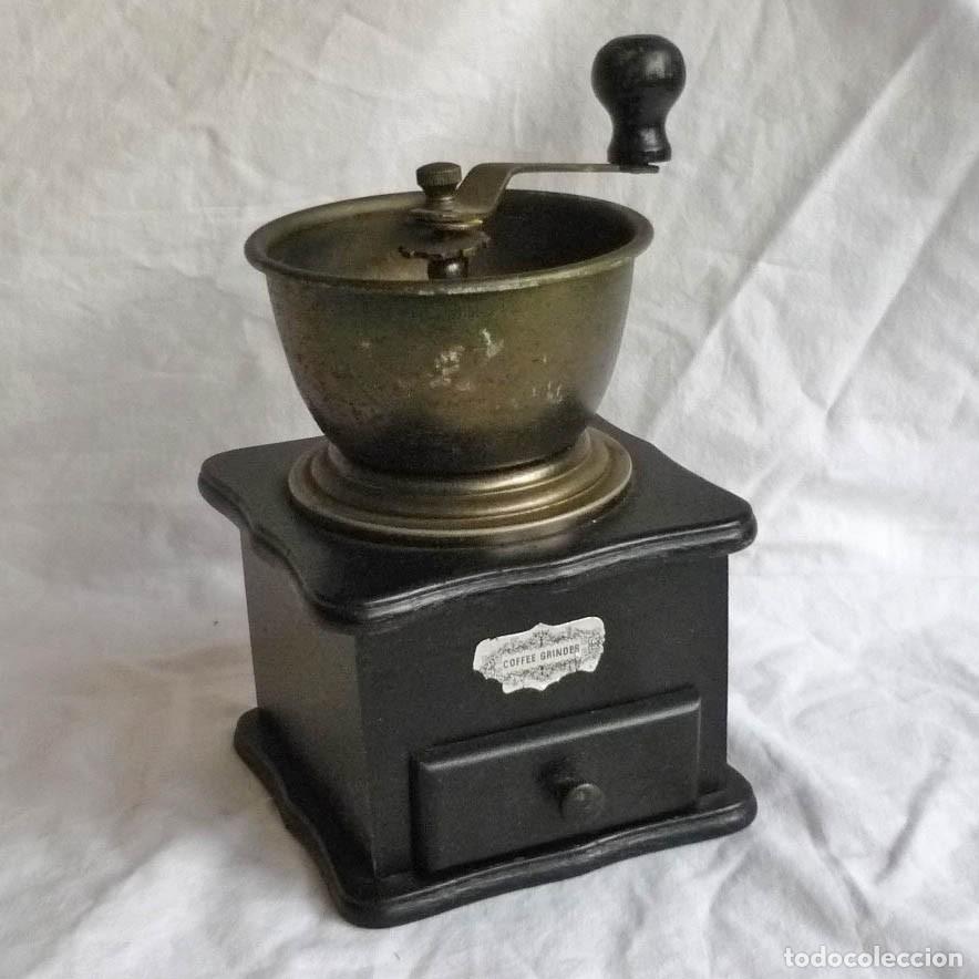 Antiguidades: Molinillo de caf&eacute; de madera y metal