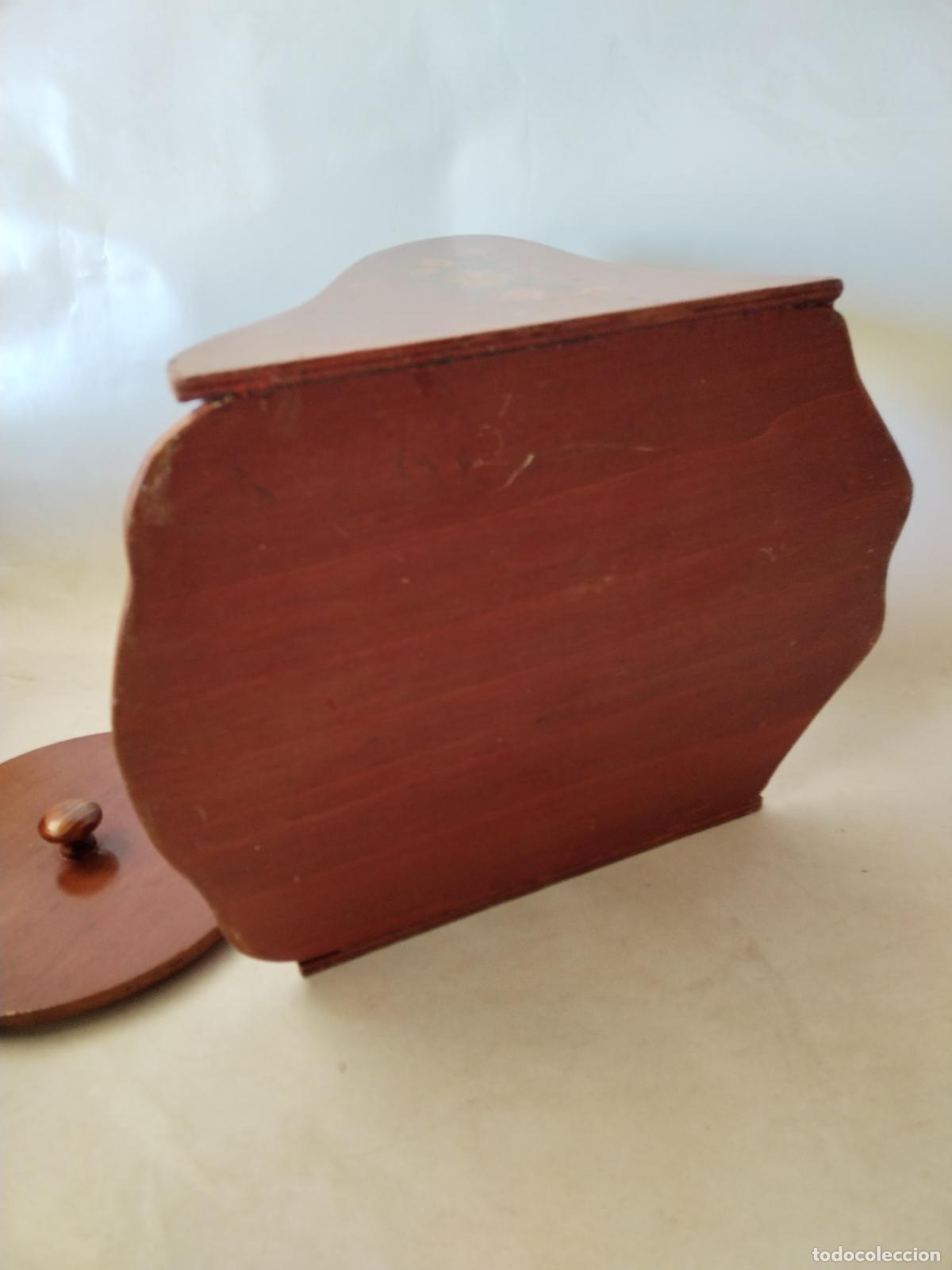 Antig&uuml;edades: repisa de madera pintada a mano - Foto 10