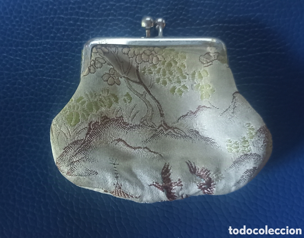 Antig&uuml;edades: Peque&ntilde;o monedero de seda (8 x 6 cms) - Foto 1