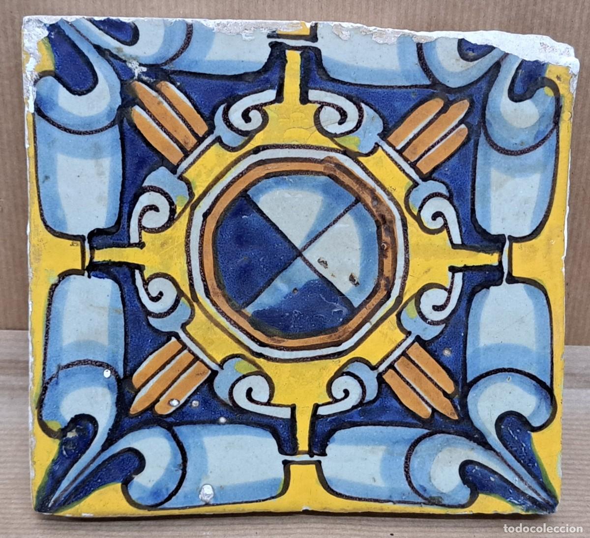 Antig&uuml;edades: Azulejo catal&aacute;n del siglo XVIII - Foto 1