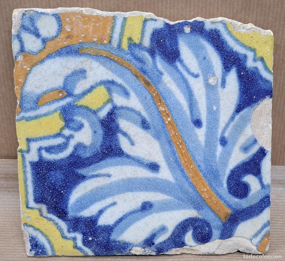 Antig&uuml;edades: Azulejo catal&aacute;n del siglo XVII - Foto 1