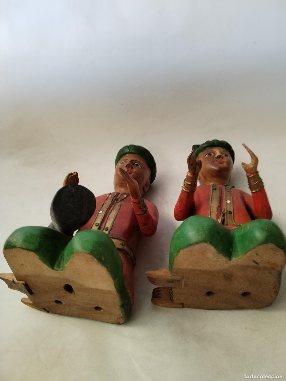 Antig&uuml;edades: pareja de musicos hind&uacute;s de madera - Foto 2