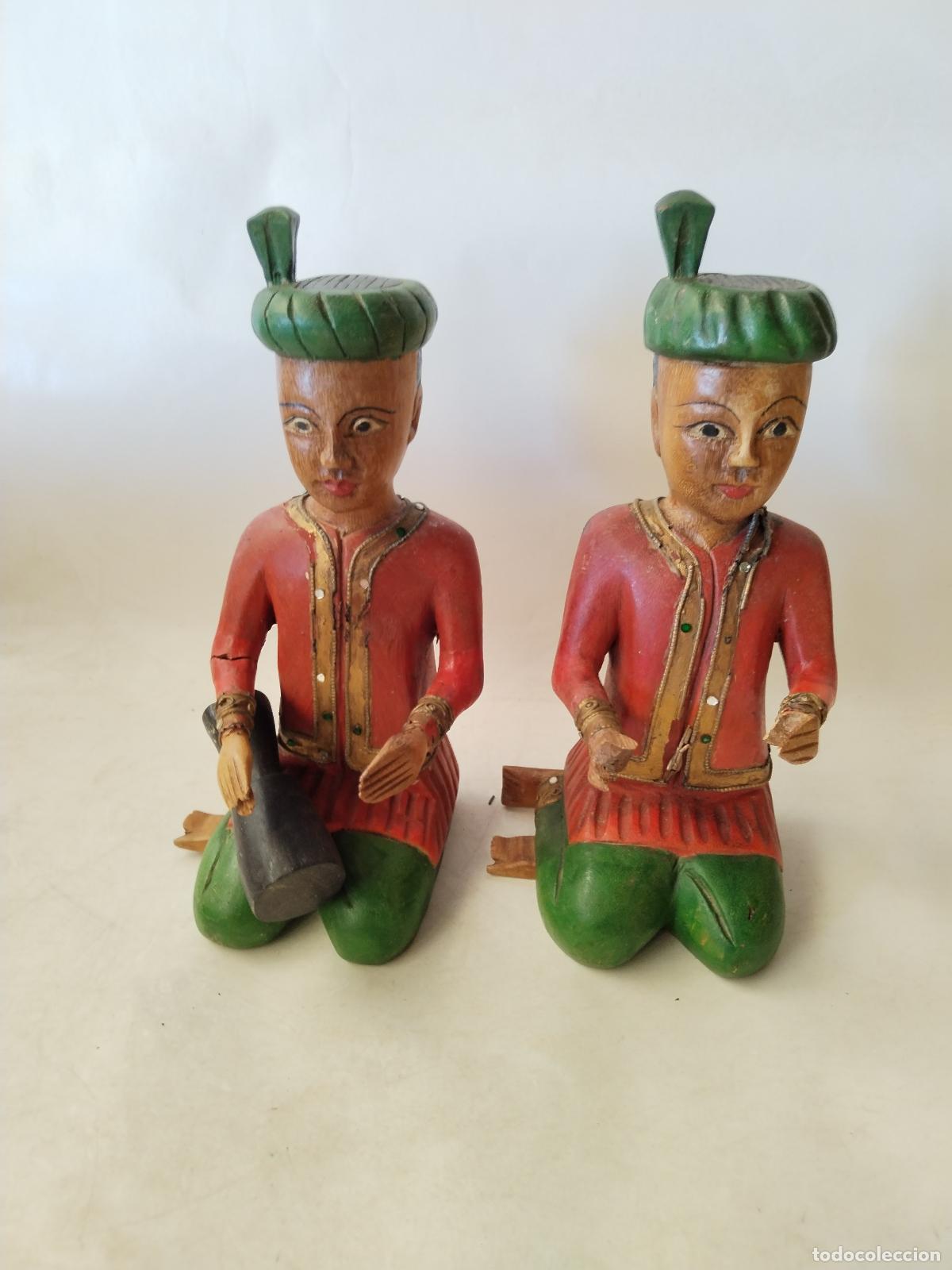 Antig&uuml;edades: pareja de musicos hind&uacute;s de madera - Foto 1