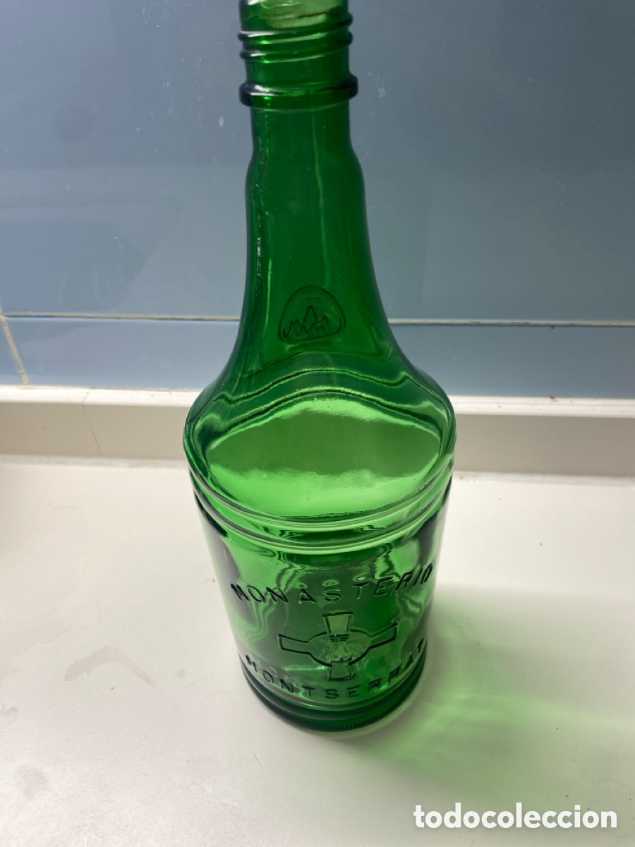 Antig&uuml;edades: Botella vacia Aromas de Montserrat - Foto 1