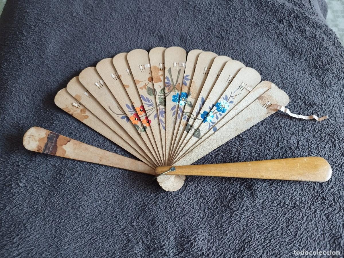 Antig&uuml;edades: Abanico madera pintado a mano - Foto 2
