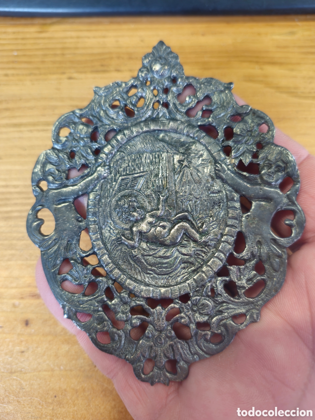 Antig&uuml;edades: Medalla cuna de plata - Foto 1