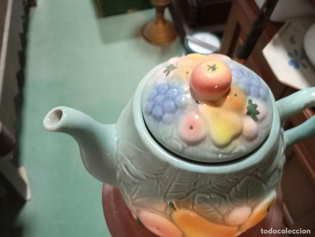 Antig&uuml;edades: tetera de ceramica policromada - Foto 2