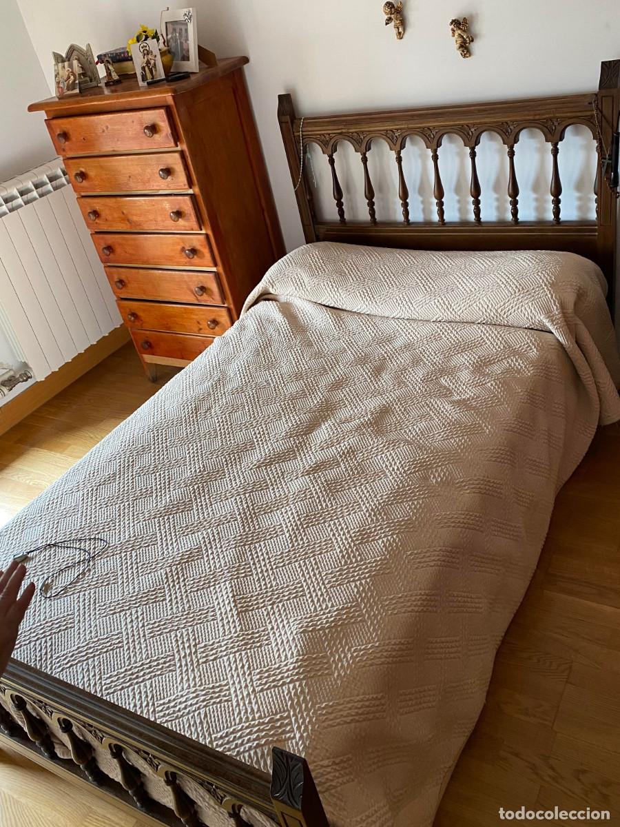 Antig&uuml;edades: Cabecero y pie de cama, con largueros - Foto 1