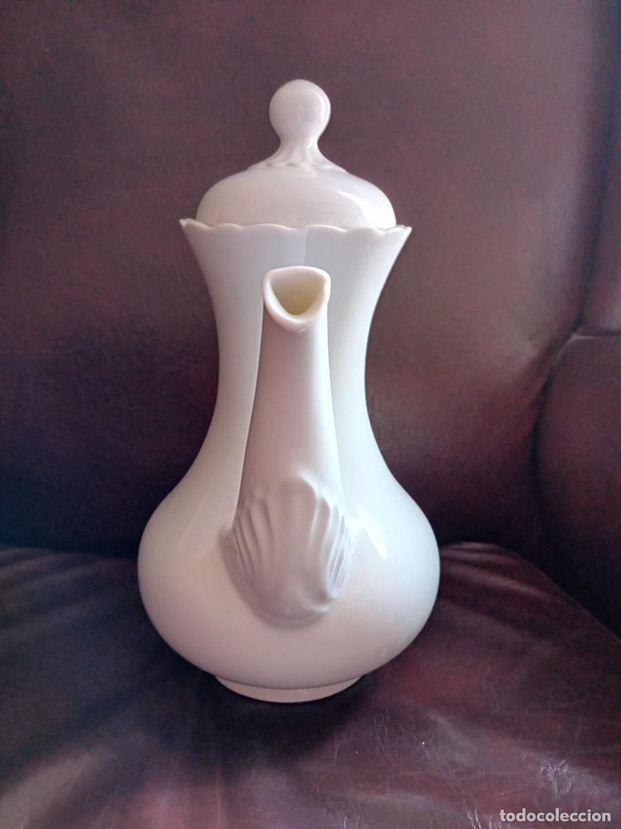 Antig&uuml;edades: Tetera o lechera de porcelana marca Bb - Foto 2