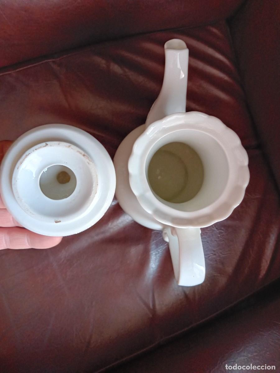 Antig&uuml;edades: Tetera o lechera de porcelana marca Bb - Foto 6
