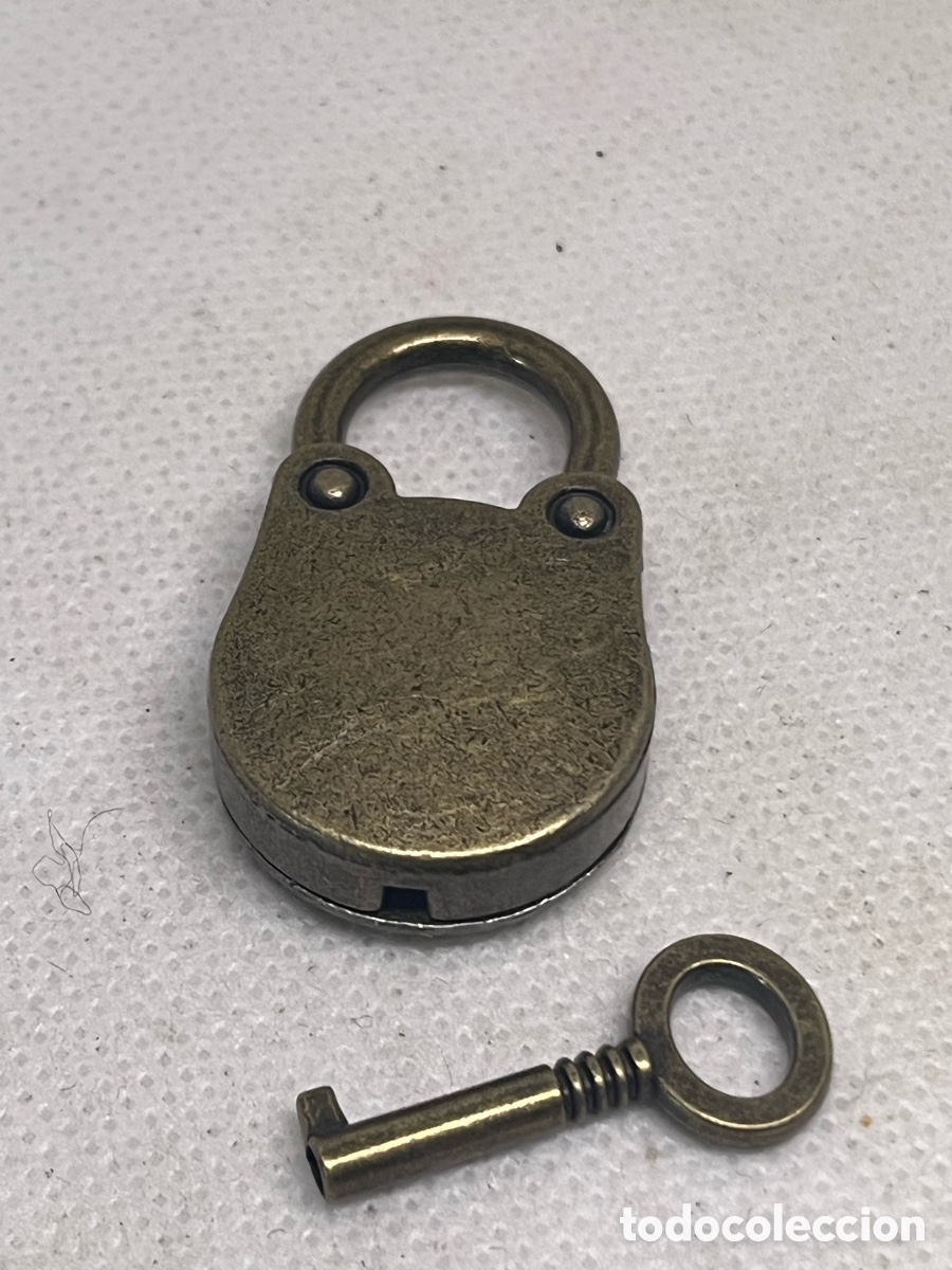Antig&uuml;edades: CANDADO DE BRONCE CON LLAVE - Foto 3