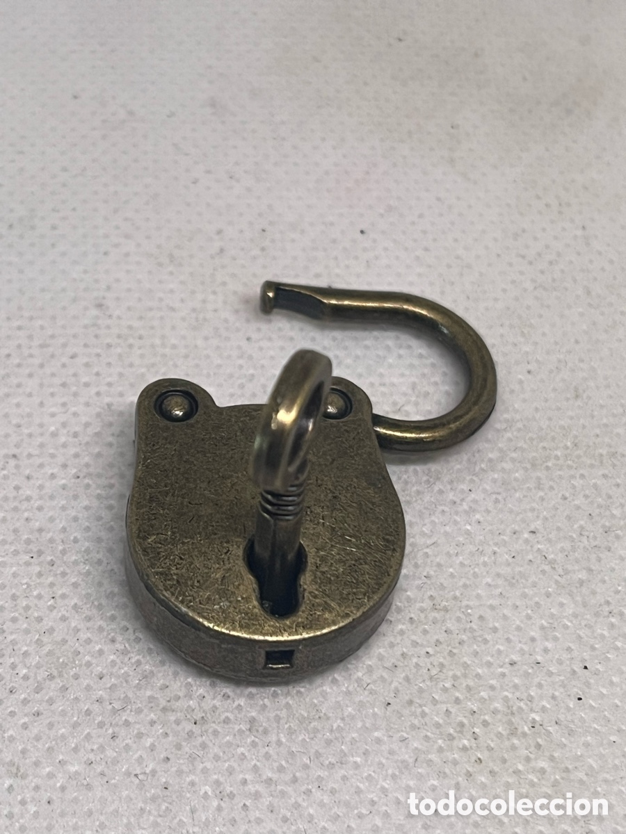 Antig&uuml;edades: CANDADO DE BRONCE CON LLAVE - Foto 4