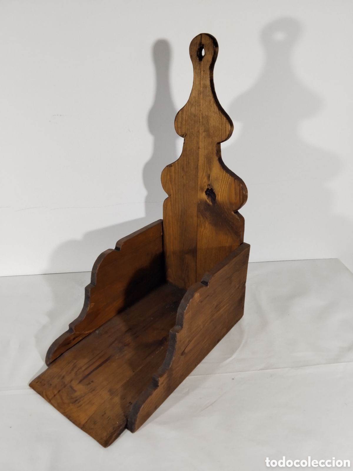 Antig&uuml;edades: Recogedor de madera antiguo - Foto 1