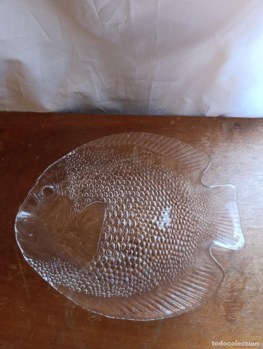 Antig&uuml;edades: Plato de cristal con forma de pez marca Arcoroc - Foto 1