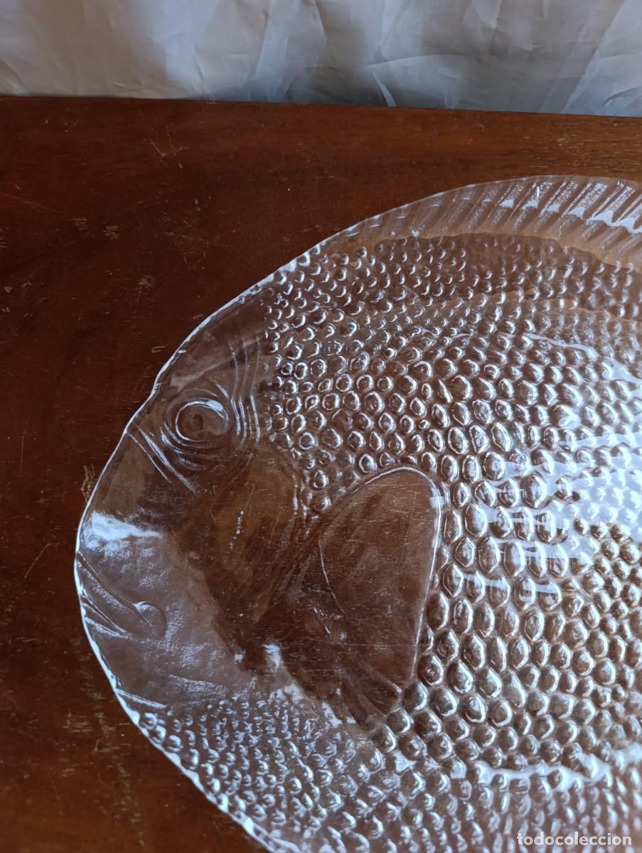 Antig&uuml;edades: Plato de cristal con forma de pez marca Arcoroc - Foto 2