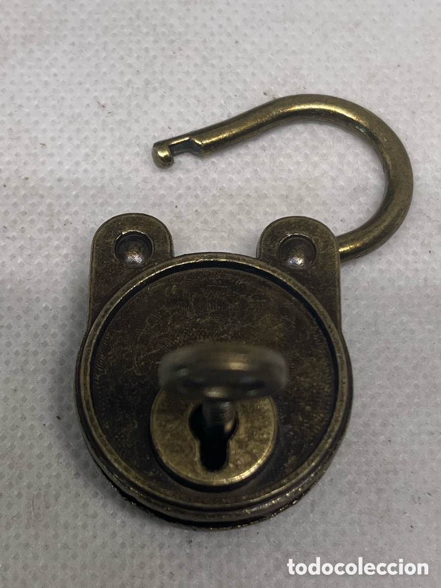 Antig&uuml;edades: CANDADO DE BRONCE CON LLAVE - Foto 3