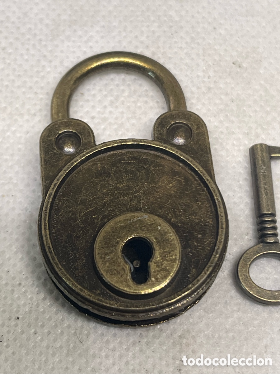 Antig&uuml;edades: CANDADO DE BRONCE CON LLAVE - Foto 4