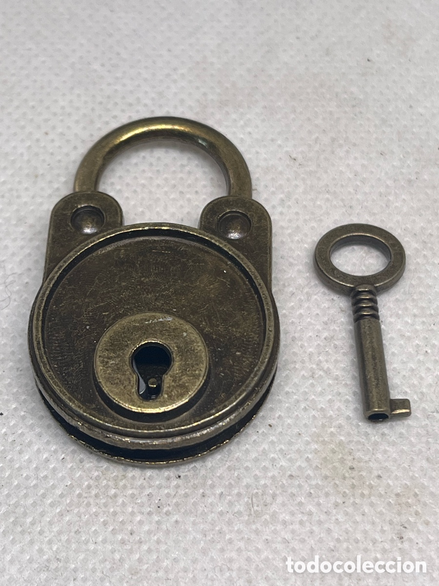 Antig&uuml;edades: CANDADO DE BRONCE CON LLAVE - Foto 1