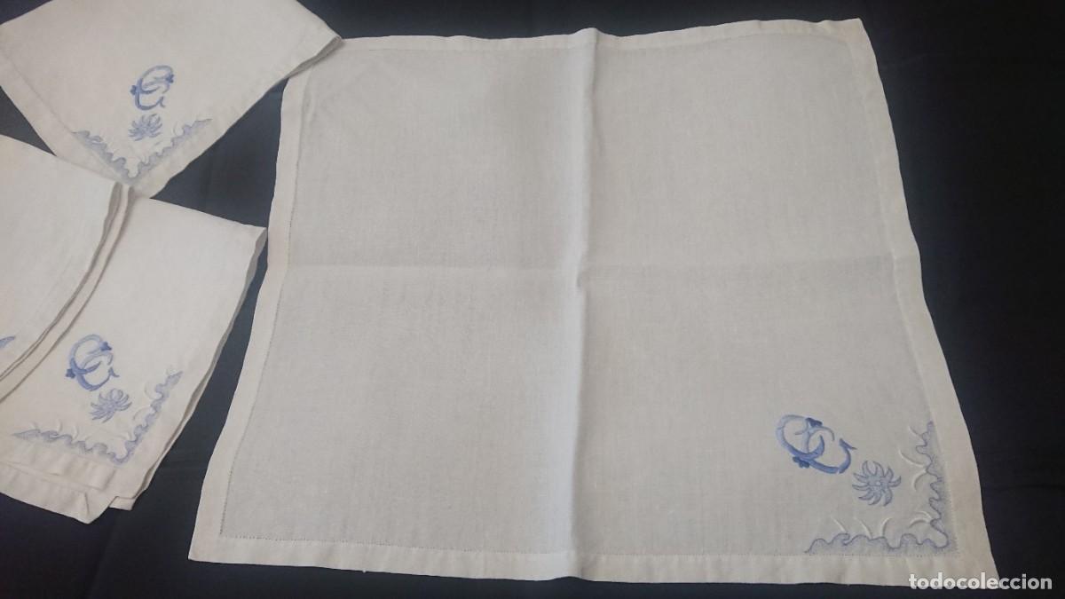 Antig&uuml;edades: Cuatro servilletas de lino, bordadas - Foto 6