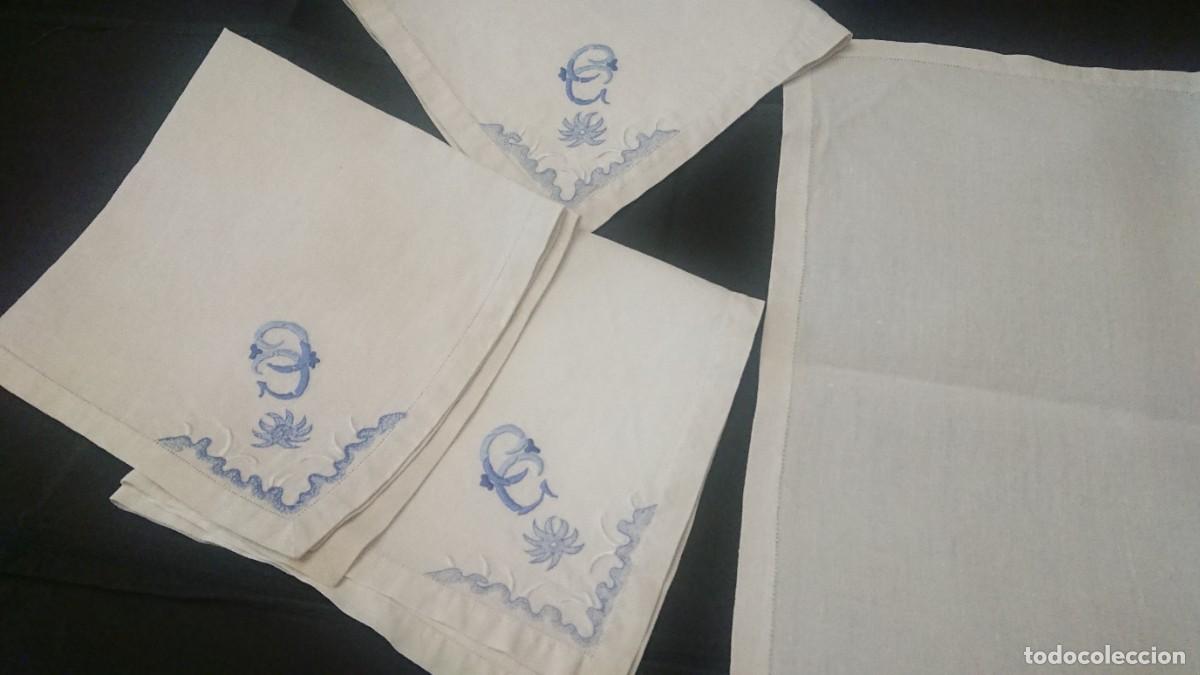 Antig&uuml;edades: Cuatro servilletas de lino, bordadas - Foto 11
