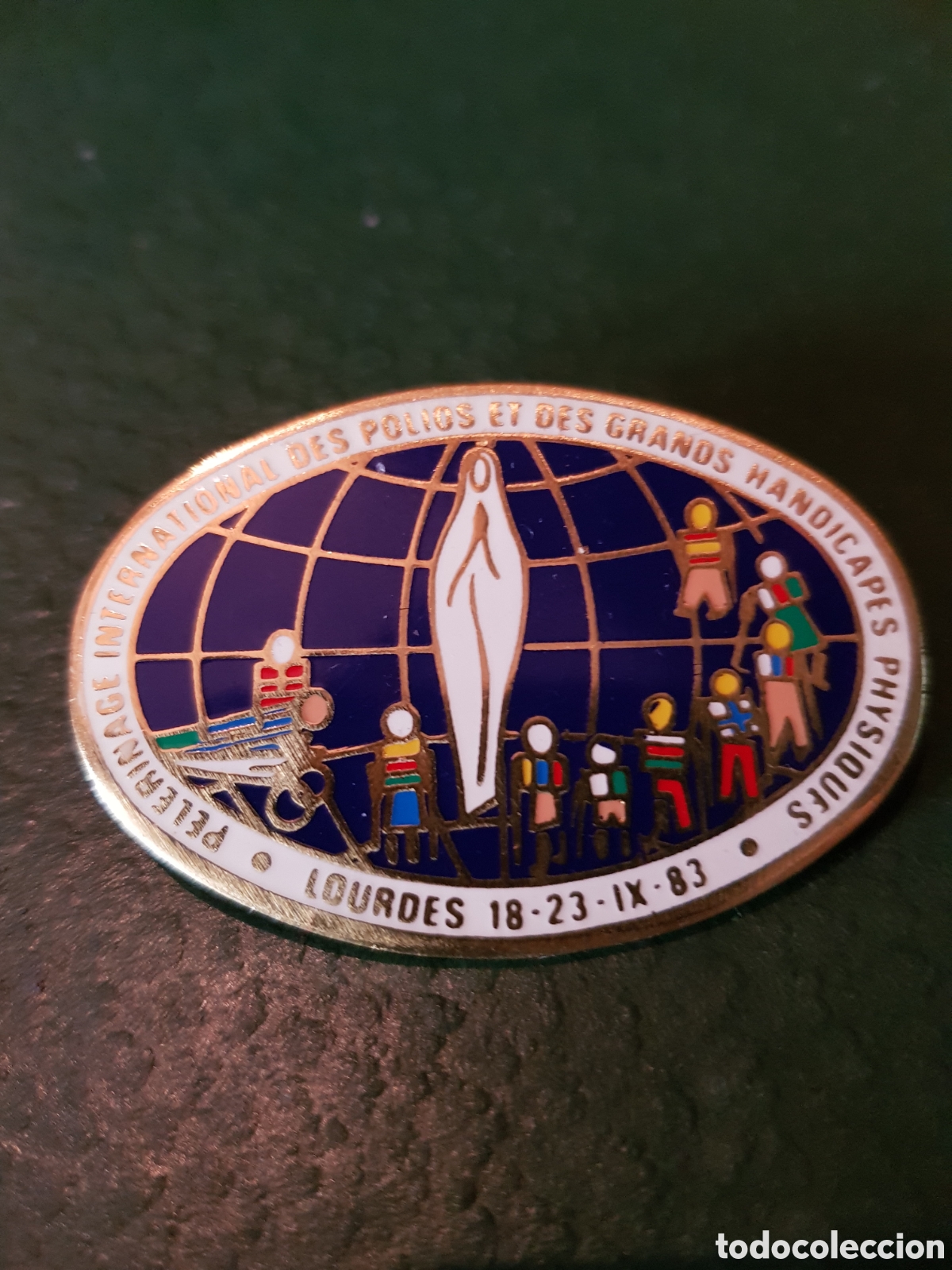 Antig&uuml;edades: ANTIGUA INSIGNIA ESMALTADA DE LA VIRGEN DE LOURDES