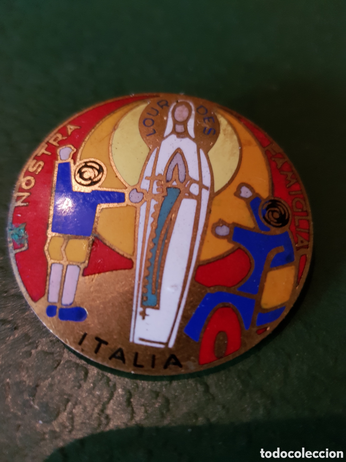 Antig&uuml;edades: ANTIGUA INSIGNIA ESMALTADA DE LA VIRGEN DE LOURDES