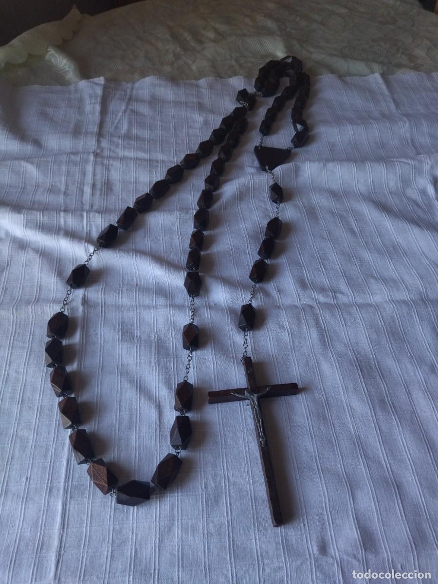 Antig&uuml;edades: Gran rosario de madera para decorar pared. - Foto 2