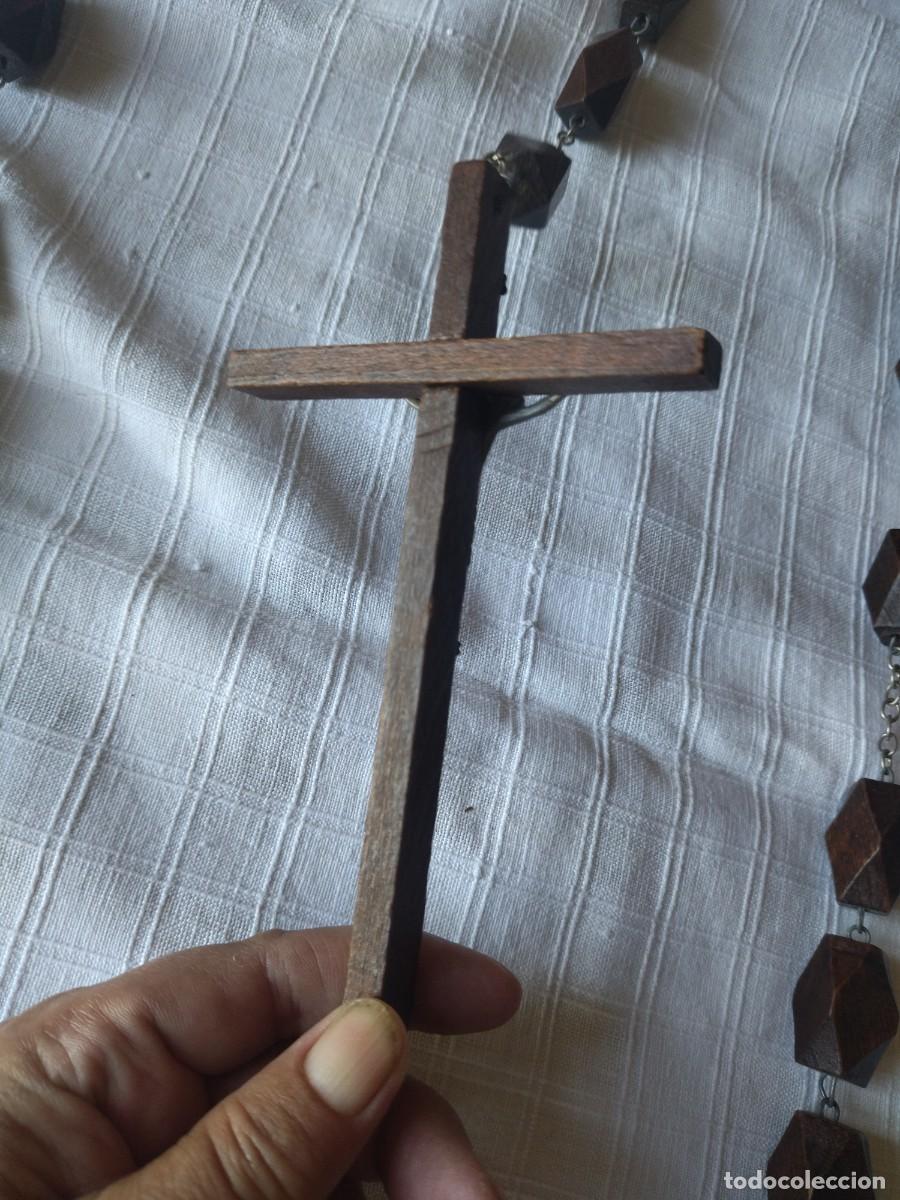 Antig&uuml;edades: Gran rosario de madera para decorar pared. - Foto 9