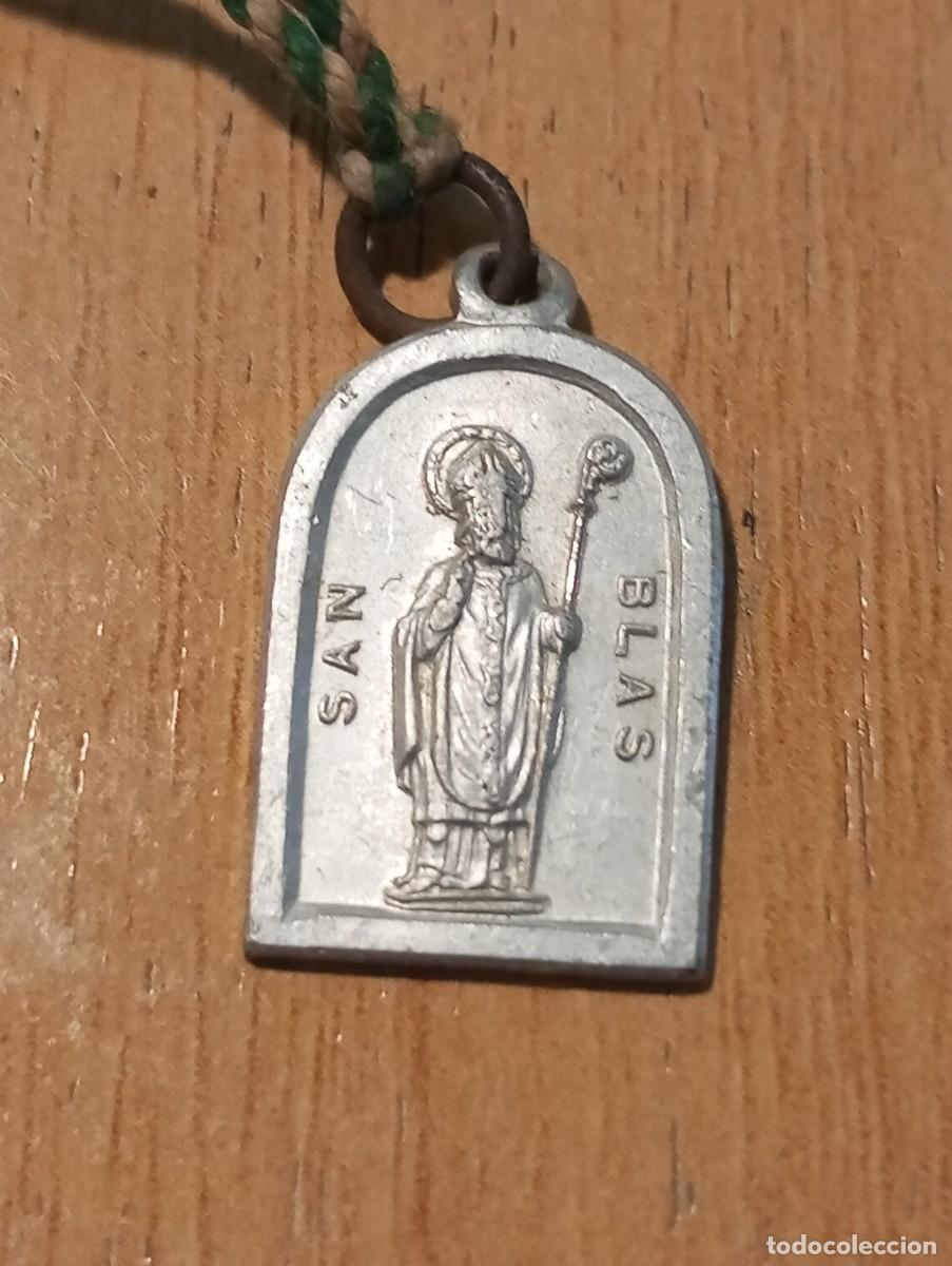 Antig&uuml;edades: Medalla de san Blas En aluminio mide 2 cms - Foto 2