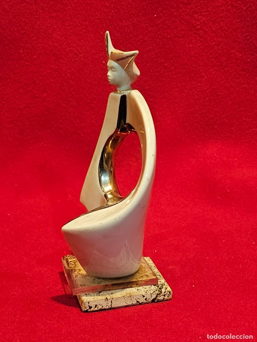 Antig&uuml;edades: FIGURA DE PORCELANA GALOS. - Foto 2