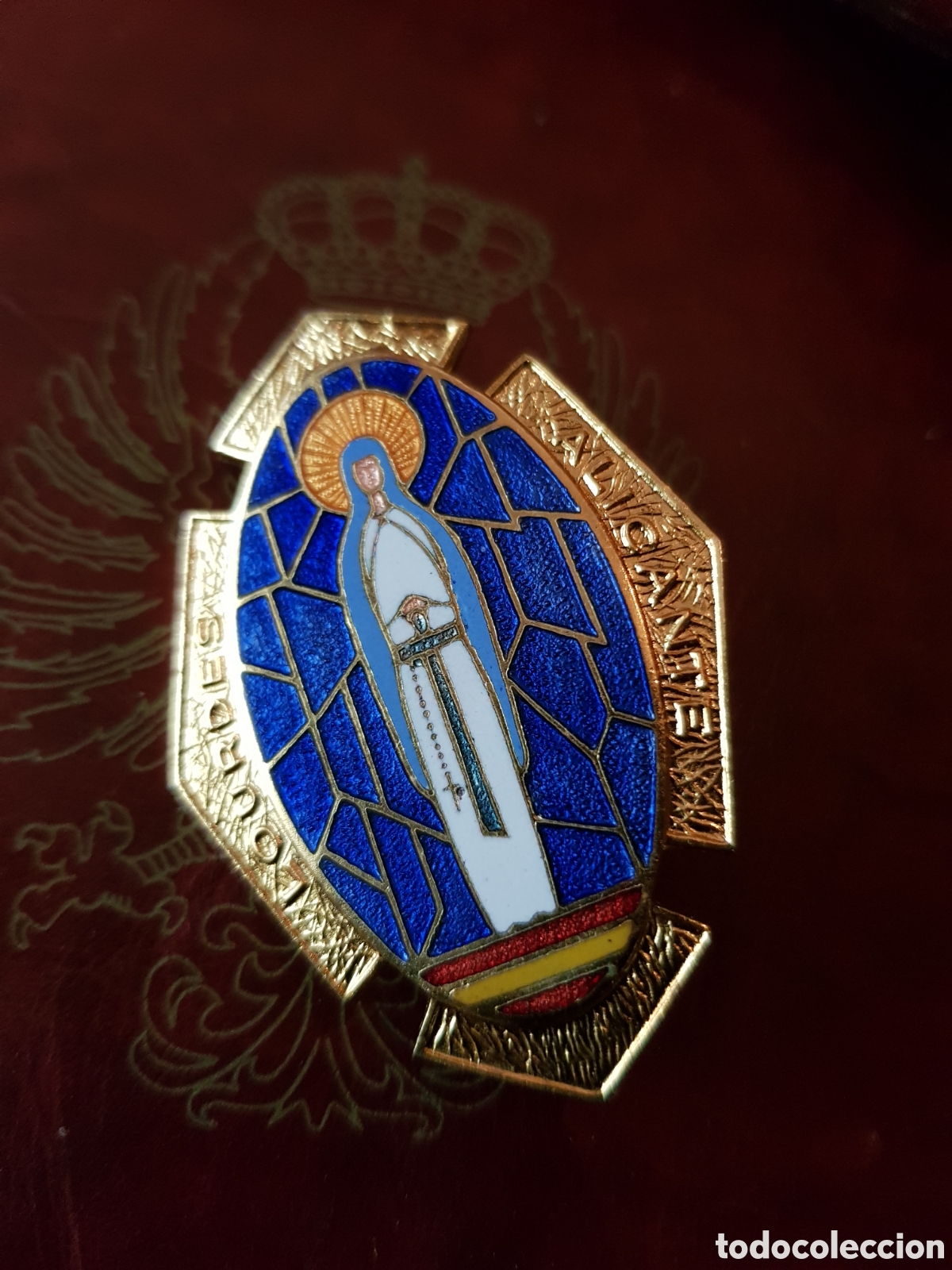 Antig&uuml;edades: ANTIGUA INSIGNIA ESMALTADA DE LA VIRGEN DE LOURDES