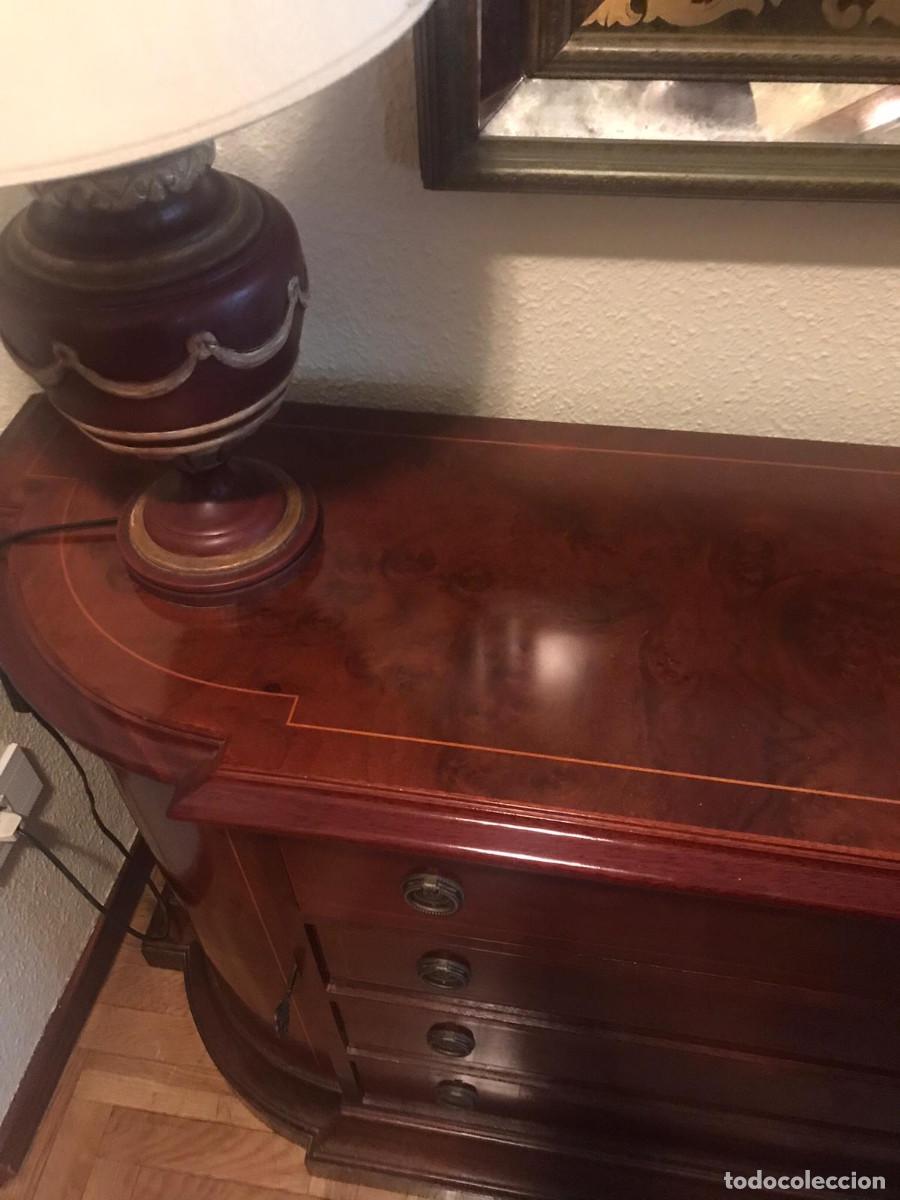 Antig&uuml;edades: Aparador de madera noble de raiz - Foto 1