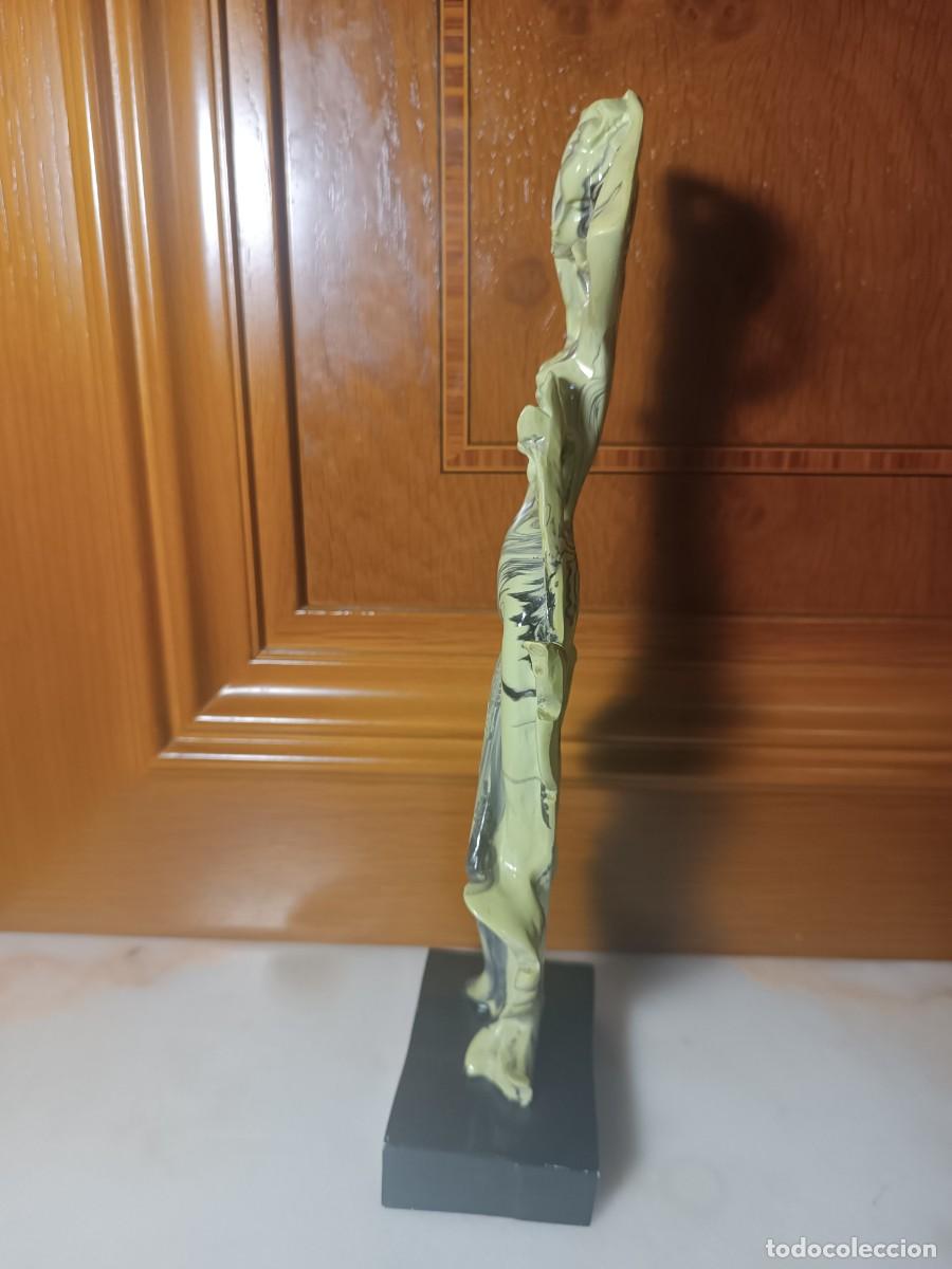 Antig&uuml;edades: Figura dama verde, con base. - Foto 2