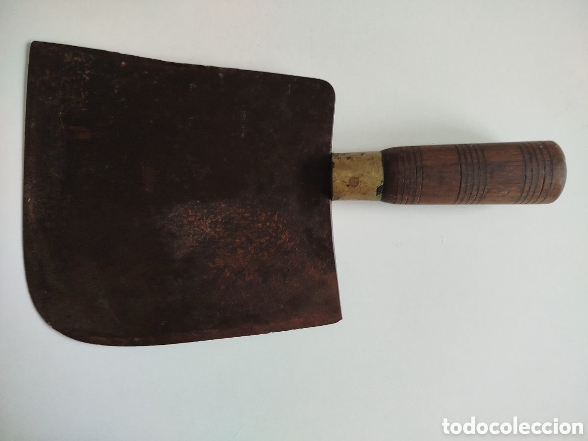 Antig&uuml;edades: Antigua macheta de carnicero, de hierro. - Foto 1