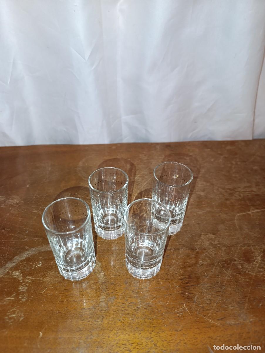 Antig&uuml;edades: Lote de 4 vasos de chupito de cristal - Foto 4
