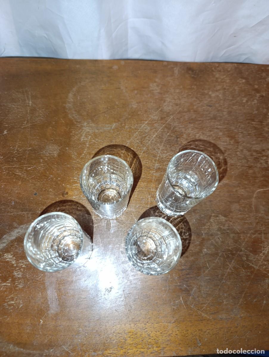 Antig&uuml;edades: Lote de 4 vasos de chupito de cristal - Foto 5