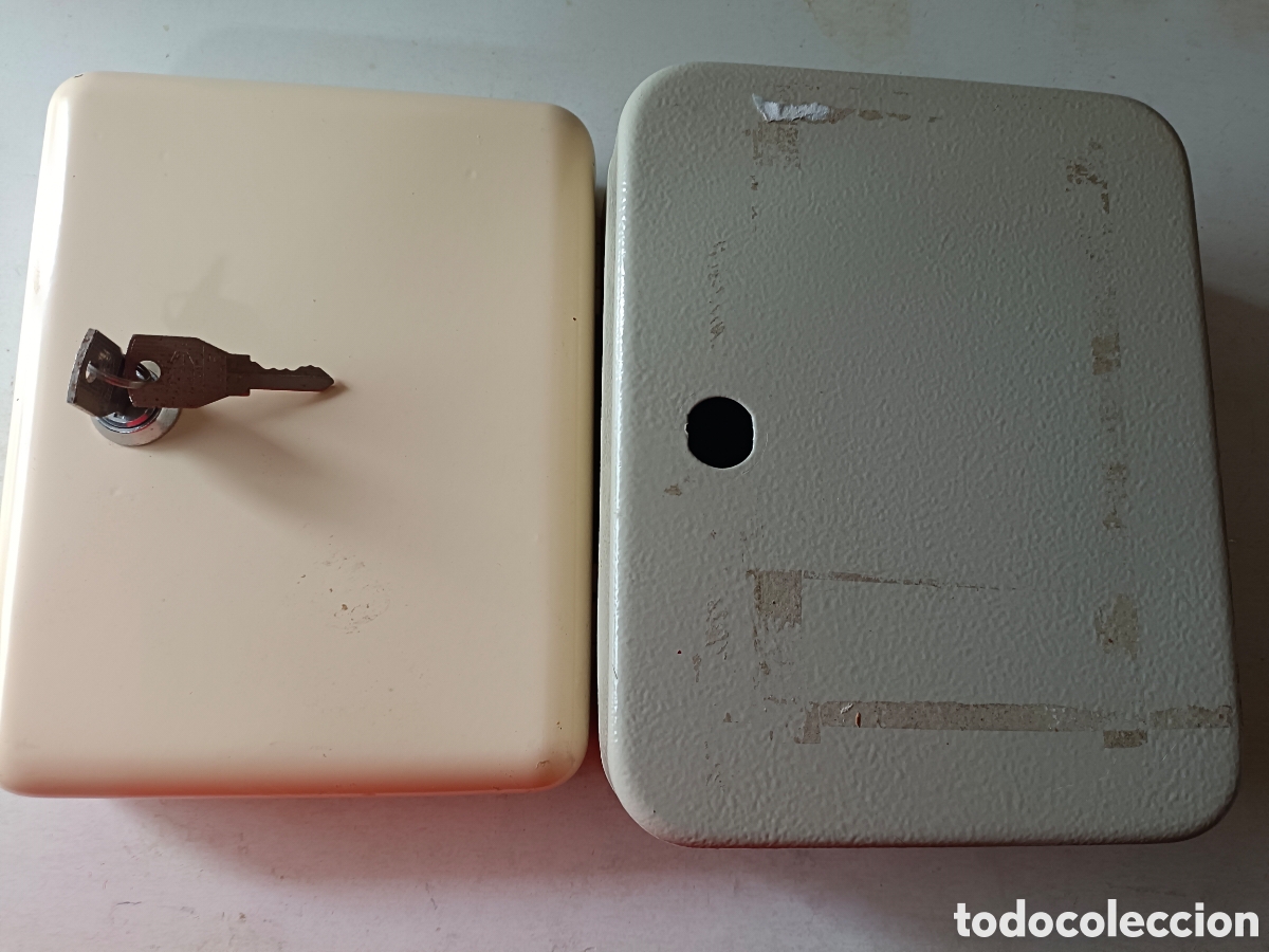 Antig&uuml;edades: 2 cajetines para llaves antiguos - Foto 1