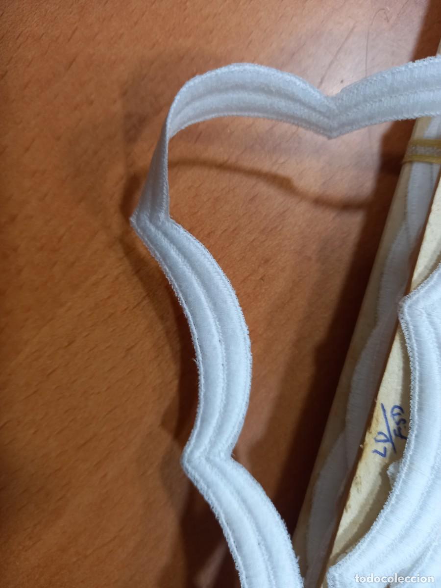 Antig&uuml;edades: Puntilla de bordado blanco con ondas - Foto 4