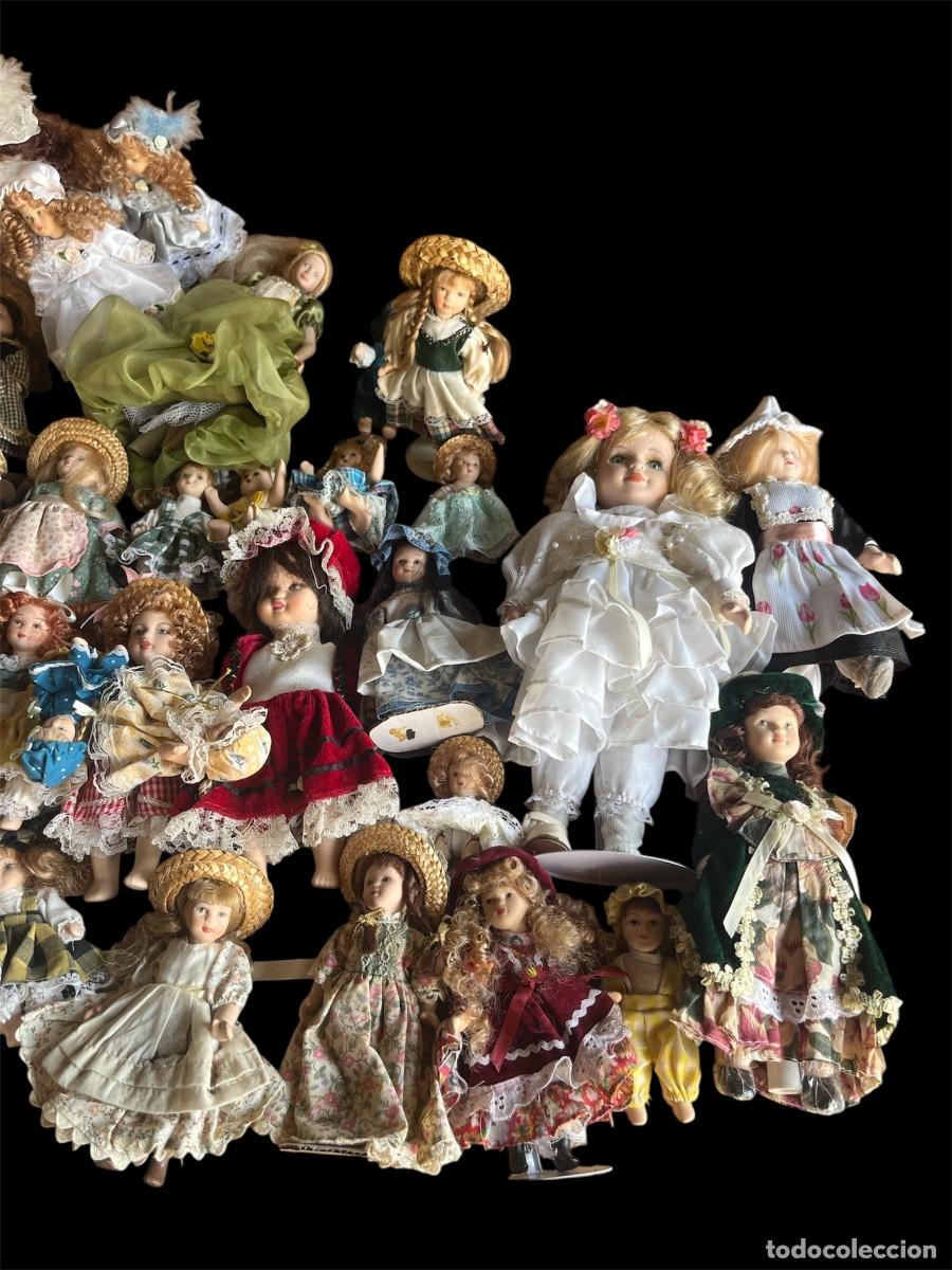 Antig&uuml;edades: LOTE DE 65 MU&Ntilde;ECAS DE PORCELANA. - Foto 6