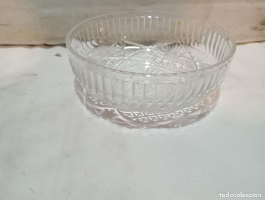 Antig&uuml;edades: cuenco de cristal labrado - Foto 1