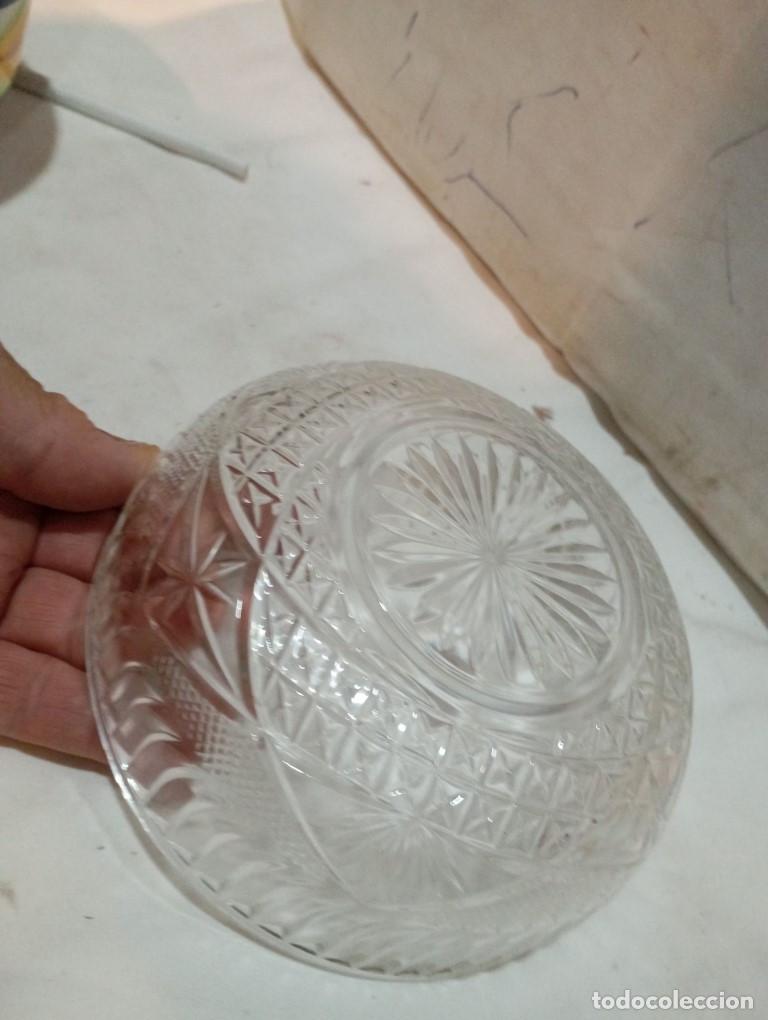 Antig&uuml;edades: cuenco de cristal labrado - Foto 3