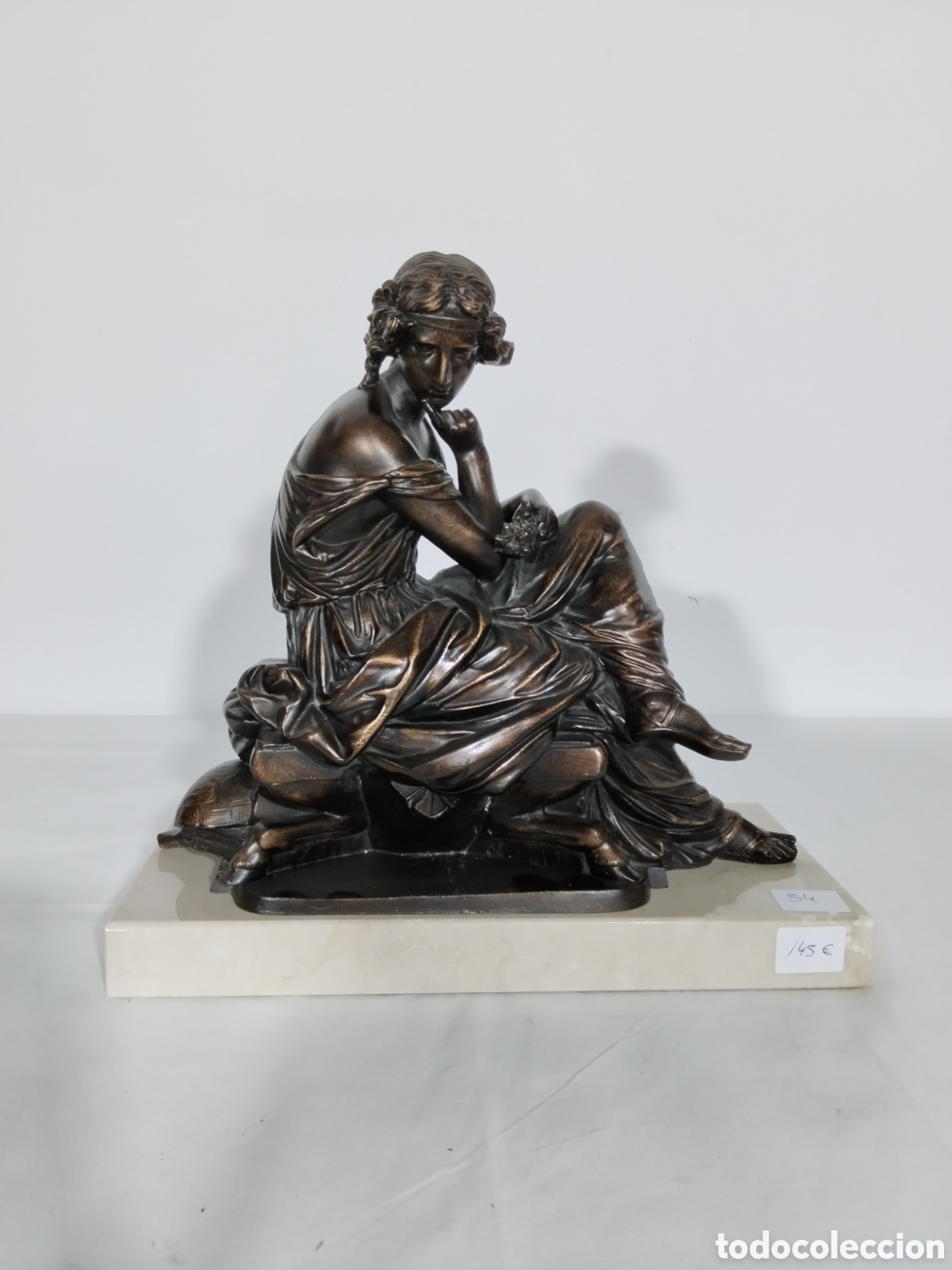 Antig&uuml;edades: Figura de dama de resina con base de m&aacute;rmol - Foto 1
