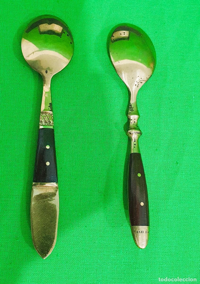 Antig&uuml;edades: cucharas de laton repujado de postre o cafe - Foto 4