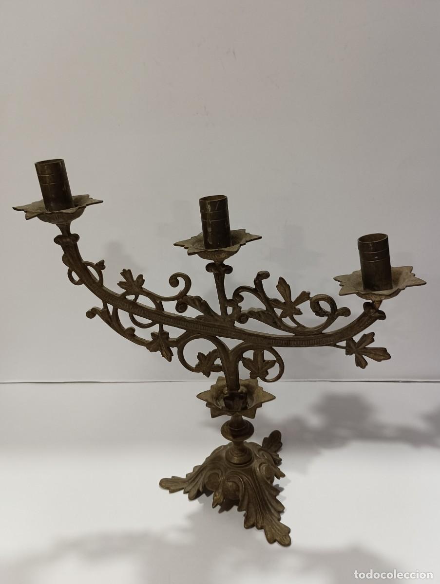 Antig&uuml;edades: CANDELABRO DE BRONCE DE TRES VELAS - Foto 1
