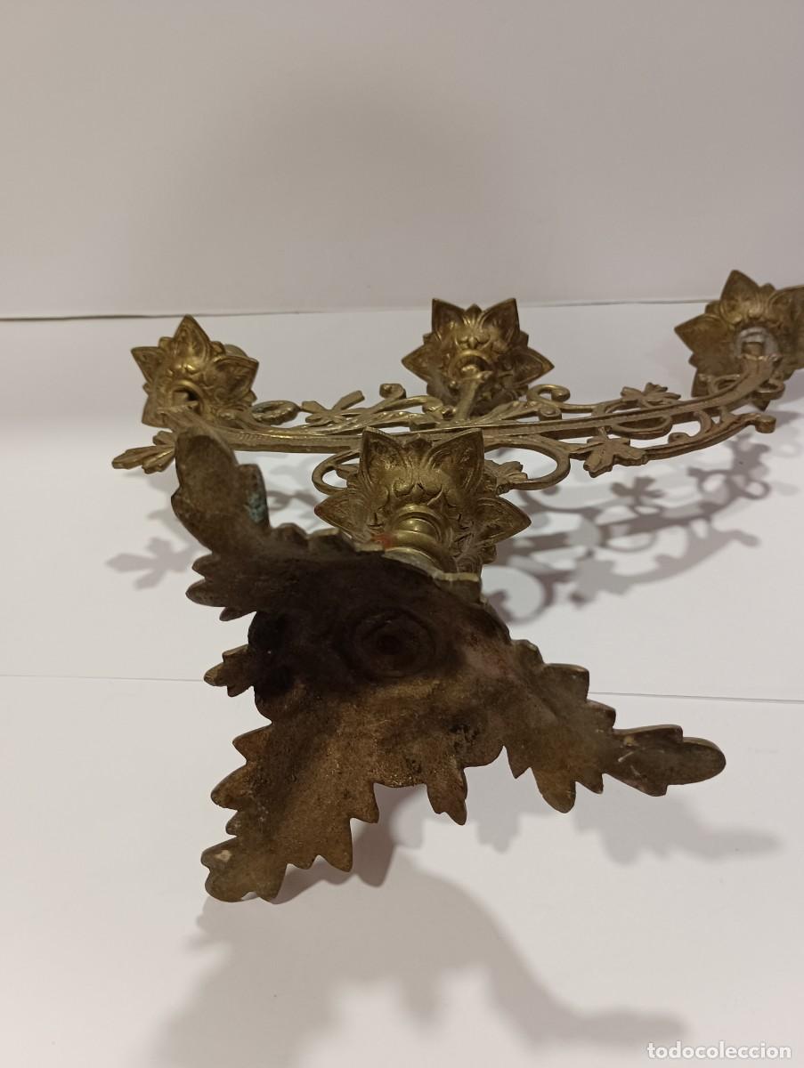 Antig&uuml;edades: CANDELABRO DE BRONCE DE TRES VELAS - Foto 4