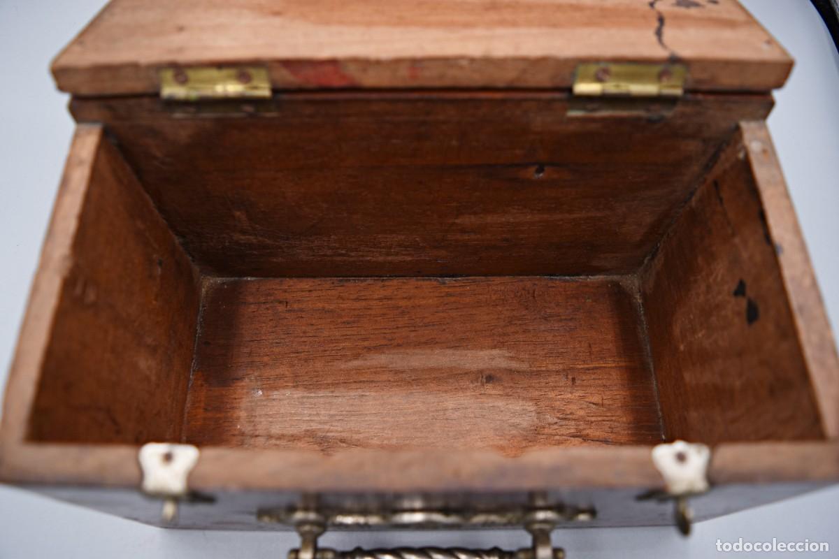 Antig&uuml;edades: Caja de madera de roble - Foto 3