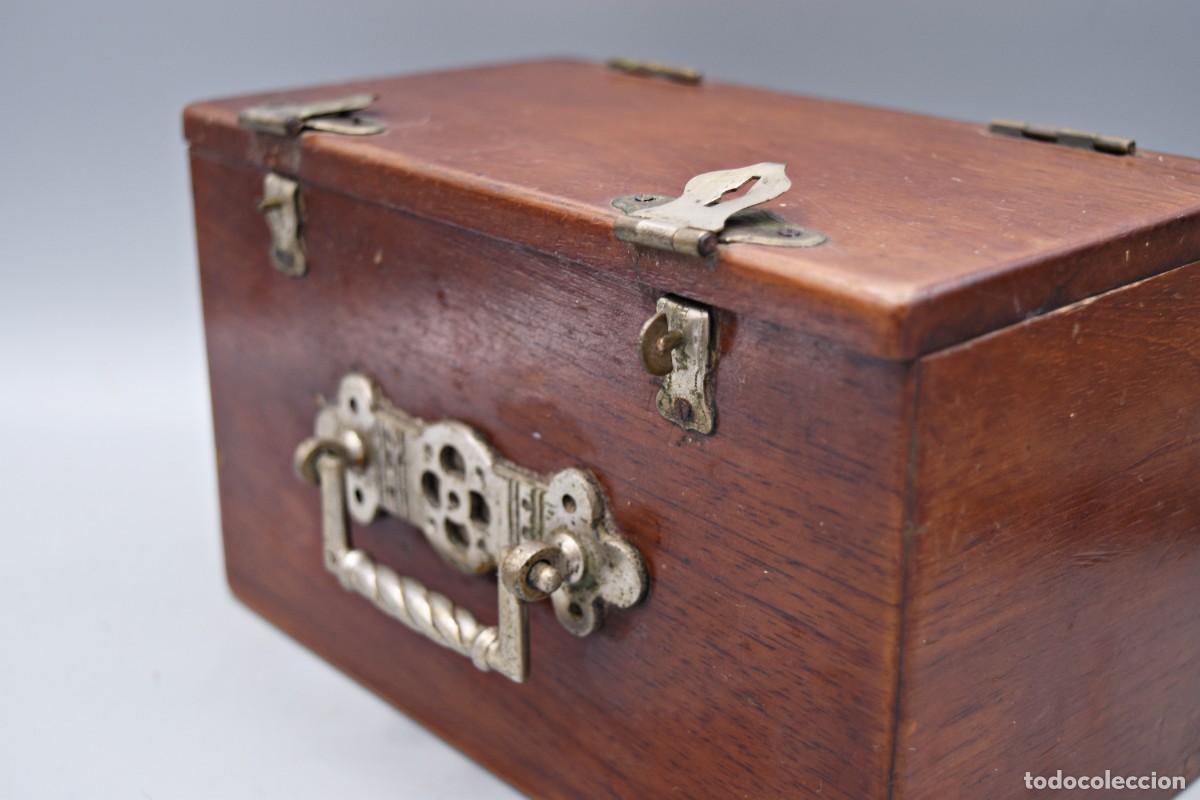 Antig&uuml;edades: Caja de madera de roble - Foto 5