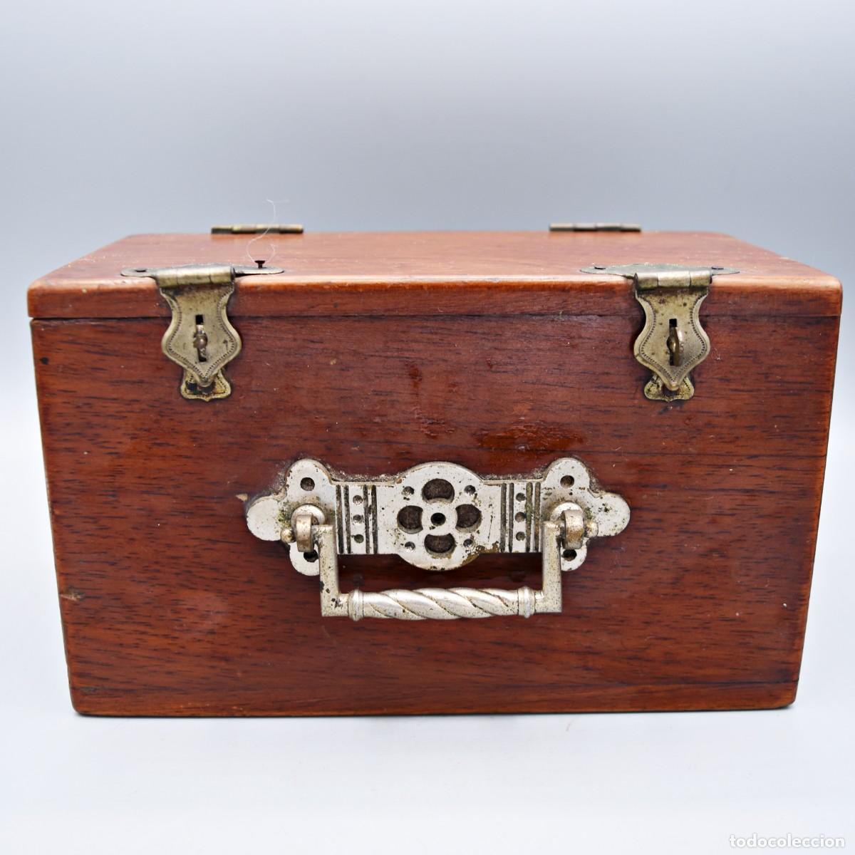 Antig&uuml;edades: Caja de madera de roble - Foto 8