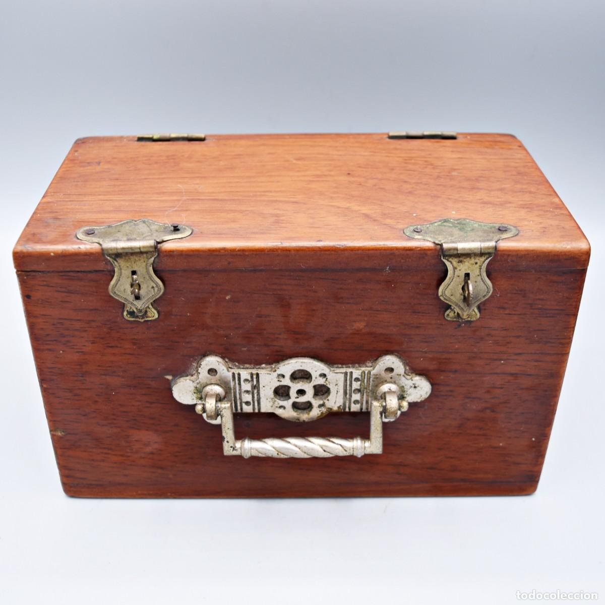 Antig&uuml;edades: Caja de madera de roble - Foto 9