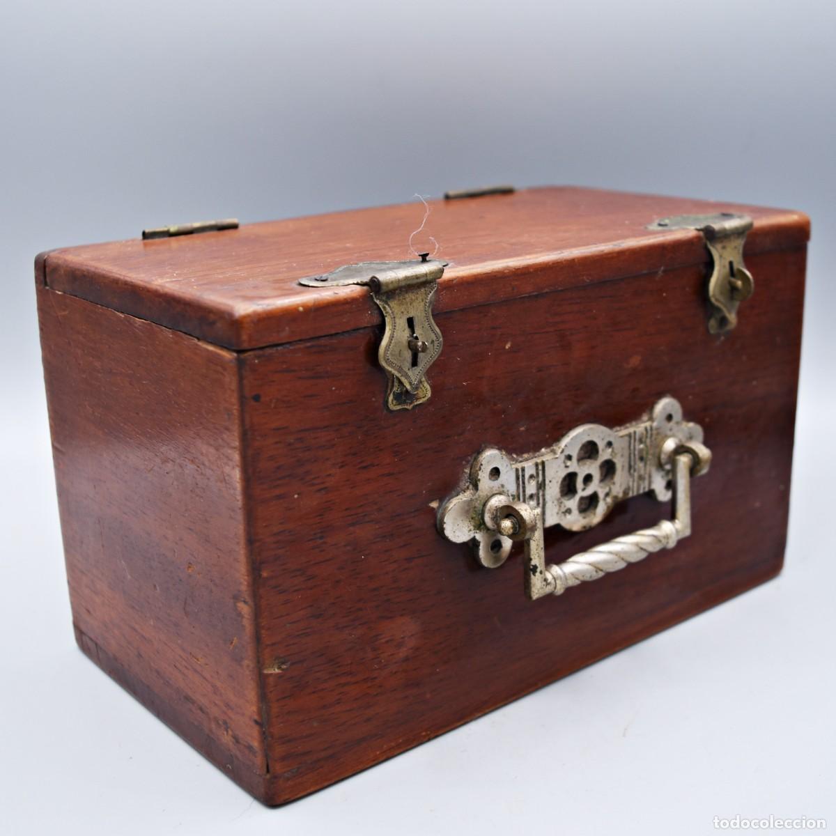 Antig&uuml;edades: Caja de madera de roble - Foto 10